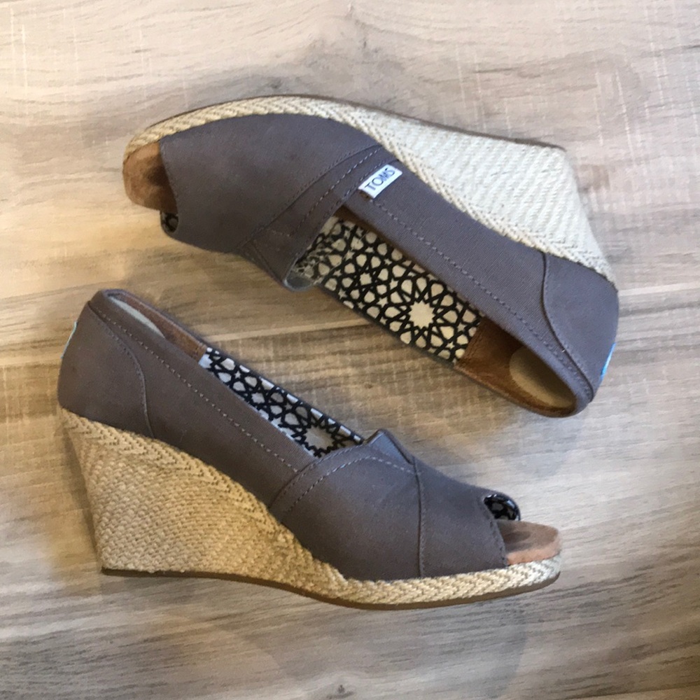 Toms wedges